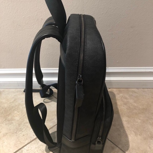 Michael Kors Large backpack. L 16" W 12". Dust bag not included - Picture 5 of 8